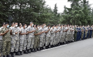 Ortak tatbikata katılan Türk ve Azerbaycan askerlerinden bayram kutlaması
