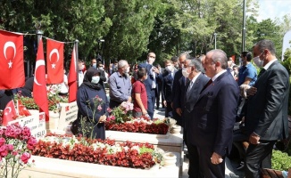 TBMM Başkanı Şentop 15 Temmuz Demokrasi Şehitliği&#039;nde anma programına katıldı