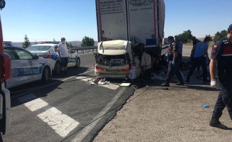 Ankara&#039;da gurbetçi aile kaza yaptı: 5 ölü