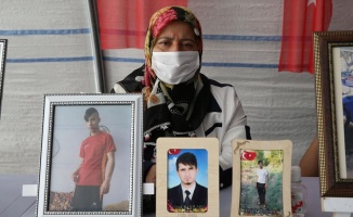 Diyarbakır annelerinden Ödümlü: Çıkıp gelin askerlerimize teslim olun