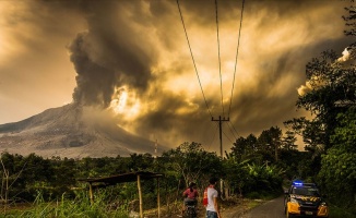 Endonezya&#039;da Sinabung Yanardağı&#039;nda patlama