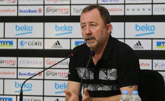 Beşiktaş Teknik Direktörü Sergen Yalçın taraftara sabır çağrısında bulundu