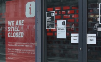 İngiltere&#039;de salgının etkilerine dayanamayan mağazalar kepenk kapatıyor
