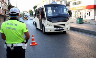 İstanbul&#039;da Kovid-19 tedbirleri kapsamında minibüsler denetlendi