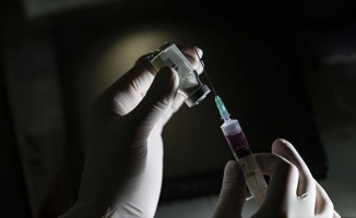 Pandemiye karşı geliştirilen FAZ 3 aşamasındaki ilk aşı yapıldı