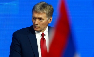 Peskov, ruble döviz kuru dalgalanmasının Rus ekonomisi üzerindeki etkisini değerlendirdi