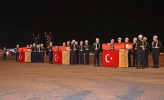 Van&#039;da şehit askerler için tören düzenlendi