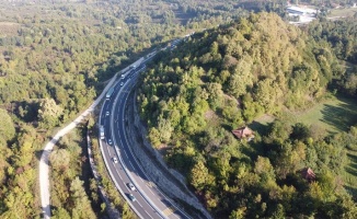 Bolu Dağı geçişinde araç yoğunluğu yaşanıyor