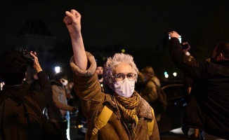 Fransa&#039;da Kovid-19 önlemleri karşıtı gösterilerde olaylar çıktı
