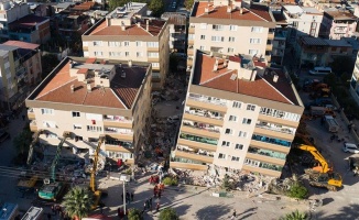 İzmir&#039;de ana şoktan sonra 484 artçı deprem kaydedildi