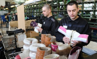 Rusya&#039;daki ayakkabı ve giyim mağazalarının geliri azaldı