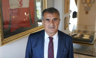 Şenol Güneş, A Milli Takım'la 65. maçında