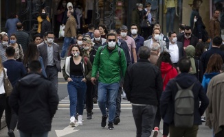 Yarından itibaren tüm illerde yoğun cadde, sokak ve durak gibi alanlarda sigara içme yasağı