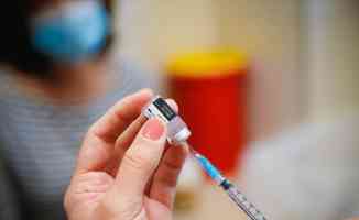 AB Komisyonu Pfizer/BioNTech&#039;in aşısına dağıtım izni verdi