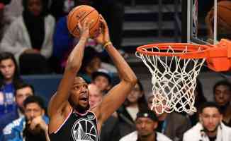 Kevin Durant 552 gün sonra basketbola döndü
