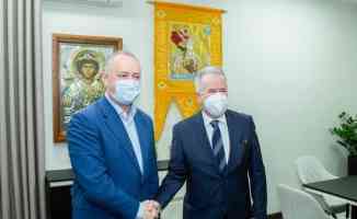 Moldova eski Cumhurbaşkanı Dodon, Türk elçi Sökmensüer ile görüştü