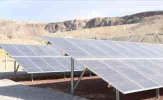 Niğde&#039;de Bor Belediyesince kurulan güneş enerjisi santrali elektrik üretimine başladı