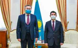Türkiye ve Kazakistan, koronavirüsle mücadele işbirliğini masaya yatırdı