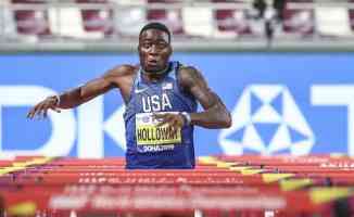 ABD&#039;li Holloway, 60 metre engellide 27 yıllık dünya rekorunu kırdı