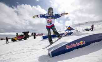 Snowboard tutkunları için Red Bull Athlete Zone Erciyes&#039;te yapıldı