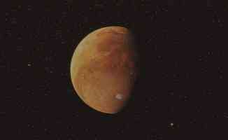 Çin&#039;in Mars keşif aracı Tienvın-1 gezegenin iki tarafından fotoğraf gönderdi