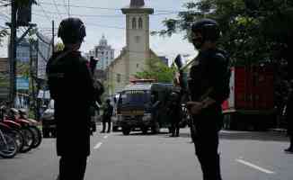 Endonezya&#039;da kiliseye bombalı saldırı düzenlendi: 14 yaralı