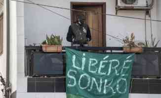 Senegal&#039;de gözaltında tutulan muhalif lider Sonko serbest bırakıldı