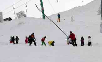 Kayak merkezlerinde en fazla kar kalınlığı 198 santimetreyle Kartalkaya&#039;da ölçüldü