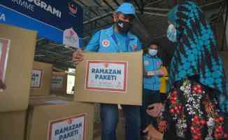 TDV&#039;den Malezya&#039;da ihtiyaç sahiplerine 600 ramazan gıda kolisi yardımı