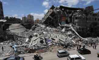 İsrail&#039;in Gazze&#039;ye düzenlediği saldırılarda binlerce kitap yok oldu