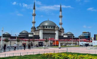 Taksim Camii, Taksim&#039;e yakıştı..