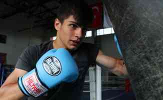 Milli boksör Ahmet Gündüz Avrupa Şampiyonluğu için ringe çıkacak