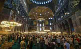 Ayasofya-i Kebir Camii ibadete açılmasının ilk yılında 3 milyonu aşkın ziyaretçiyi ağırladı