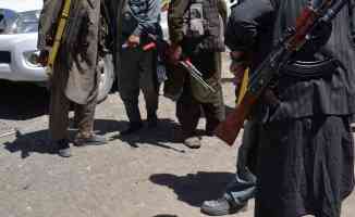 Afganistan&#039;da Taliban ilk kez bir kolordu komutanlığını ele geçirdi