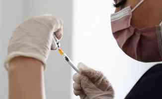 İsrail Sağlık Bakanlığının verilerine göre 3. doz Kovid-19 aşısı enfeksiyon riskini önemli ölçüde azaltıyor