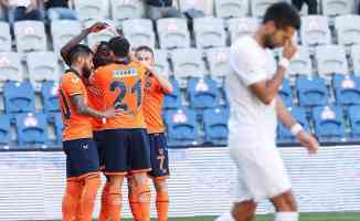 Başakşehir 3 puanı 3 golle aldı