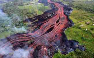 Hawaii&#039;deki Kilauea Yanardağı faaliyete geçti