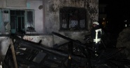 8 kişilik Afgan ailenin kaldığı evde çıkan yangın korkuttu