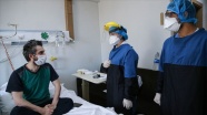 Koronavirüsü yenen hastalar odalarında böyle görüntülendi