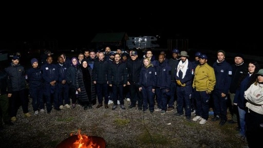 AA ve Polis Akademisi yöneticileri savaş muhabirliği eğitiminin gece kampını ziyaret etti