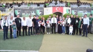 Abalı Denizlispor'un 'yükselme' maçını şehit anneleri de izledi