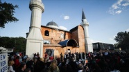 ABD'li Müslümanlardan kundaklanan Diyanet Camii'ne destek