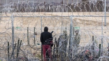 ABD'de Texas'ta göçmenlerin gözaltına alınmasını öngören yasa tekrar askıya alındı