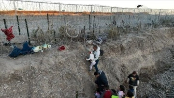 ABD'de Texas'taki düzensiz göçmenler yasası konusunda aynı günde iki ayrı karar çıktı