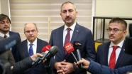 Adalet Bakanı Gül: Bizim sırtını teröriste dayayan siyasetle mücadelemiz var