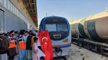 Afganistan'a yardım malzemesi taşıyan 7'nci &quot;İyilik Treni&quot; Herat'a ulaştı