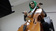 Afganistanlı Şah Peray&#039;ın en büyük hayali Türkiye&#039;de çello konseri vermek