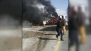 Ağrı&#039;da yol kesen teröristler araç yaktı