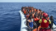 Akdeniz'de kurtarılan göçmenler Libya'ya geri götürüldü