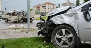 Aksaray’da otomobiller çarpıştı: 2 ağır yaralı